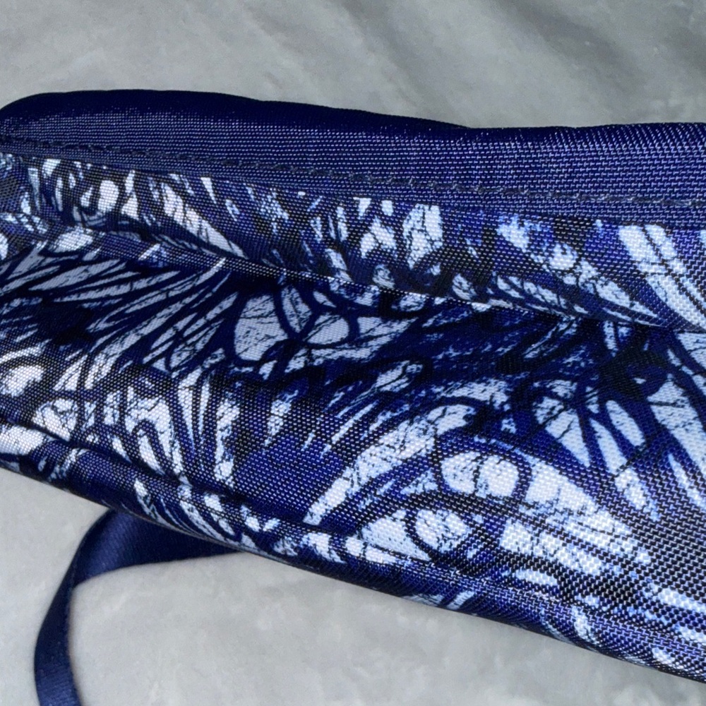 Baggallini Navy Pattern Crossbody Bag - Picture 8 of 8